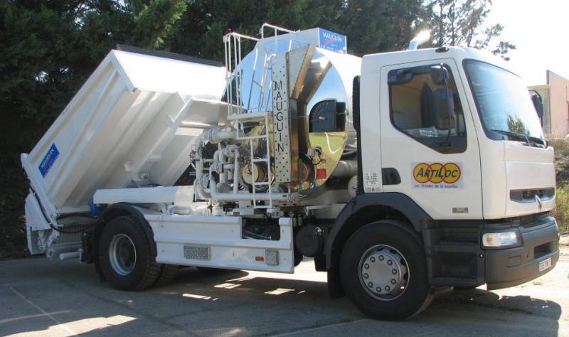 Louer un camion bi-répandeur avec chauffeur pour travaux de goudronnage à Toulouse ou ses environs 