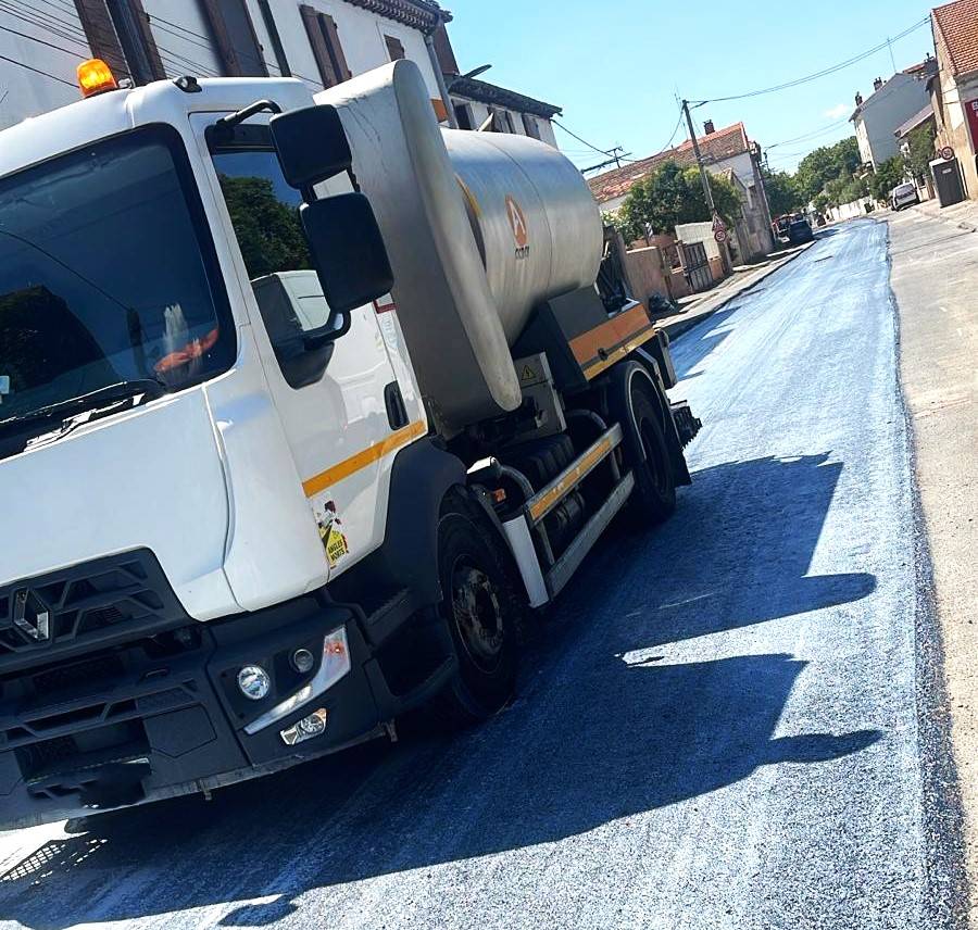 Louer répandeuse lait de chaux avec chauffeur avec artiloc