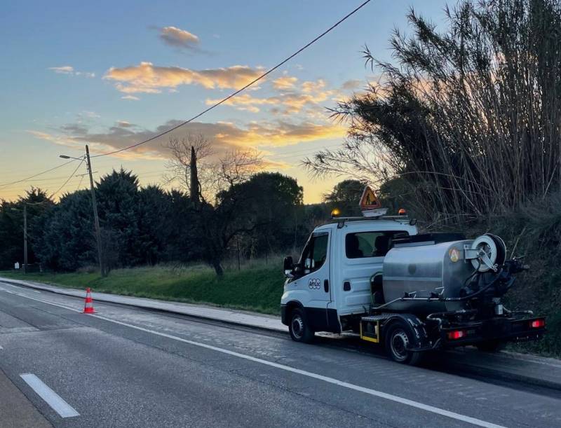 Louer une répandeuse pour chantier de couche d'accrochage dans le 13