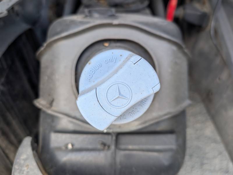 Réservoir ADBlue camion pata bi répandeur