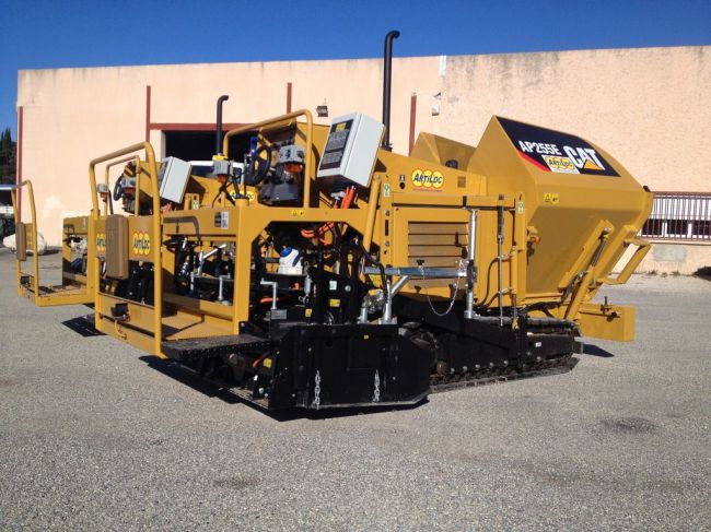 location de mini finisseur avec chauffeur dans le 01