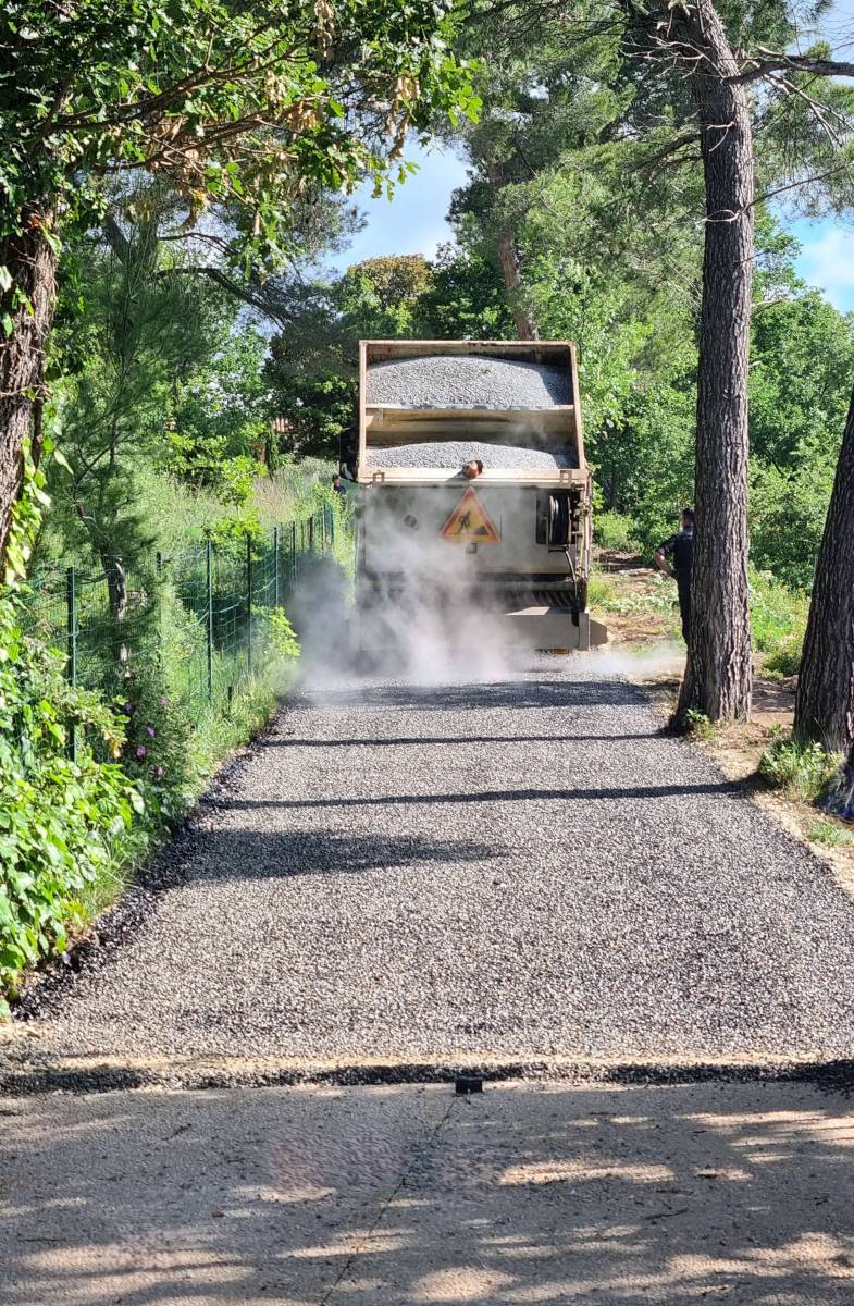 Gravillonage au PATA ARTILOC 13 83 06 04 84 30 34