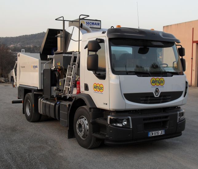 Location de camion bi-répandeur 19T à Saint Etienne dans la loire